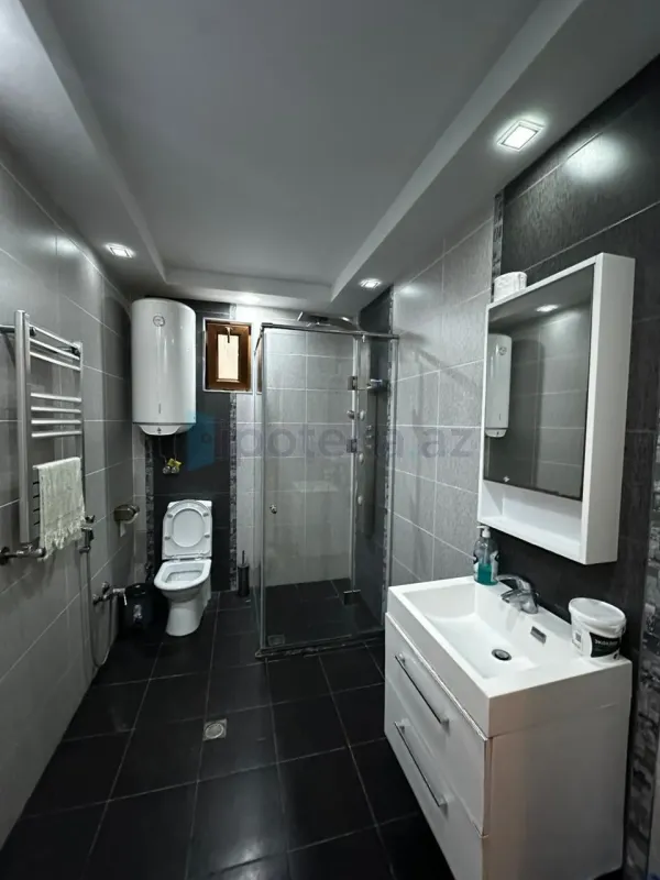 Satılır 6 otaqlı mənzil 150 m²