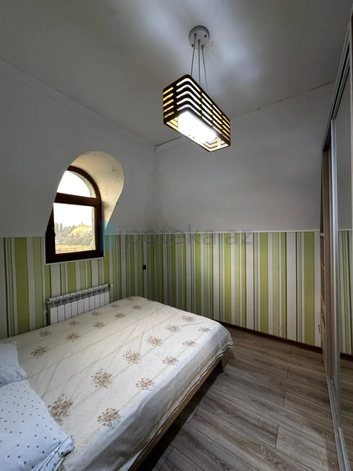 Satılır 6 otaqlı mənzil 150 m²