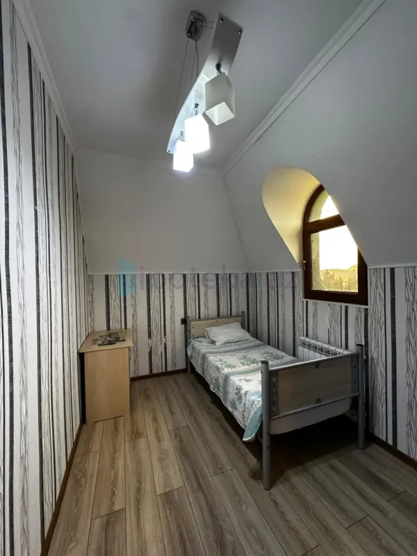 Satılır 6 otaqlı mənzil 150 m²