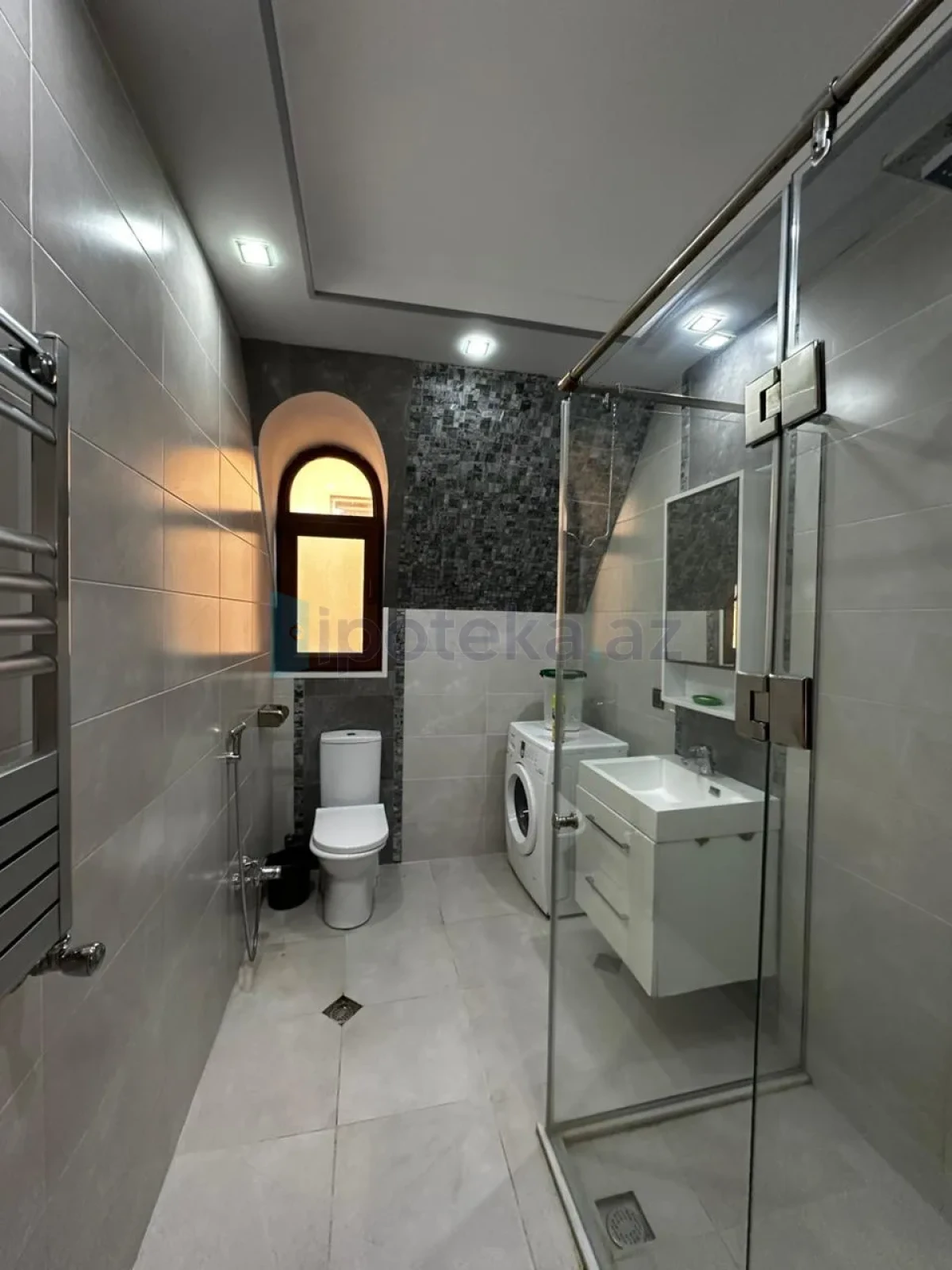 Satılır 6 otaqlı mənzil 150 m²