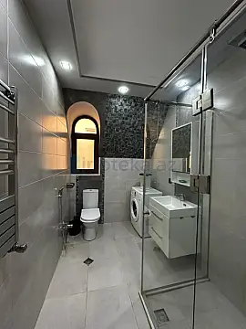 Satılır 6 otaqlı mənzil 150 m²