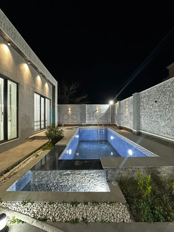 Satılır 4 otaqlı mənzil 150 m²