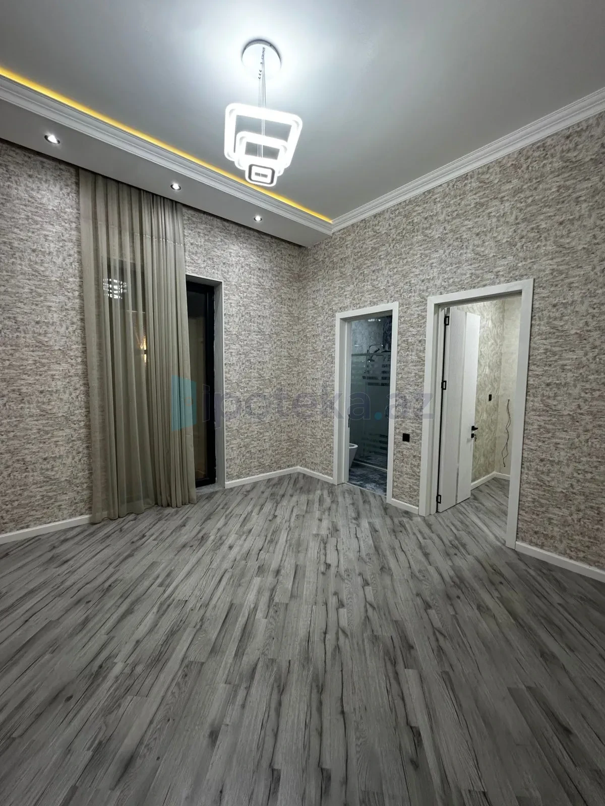 Satılır 4 otaqlı mənzil 150 m²