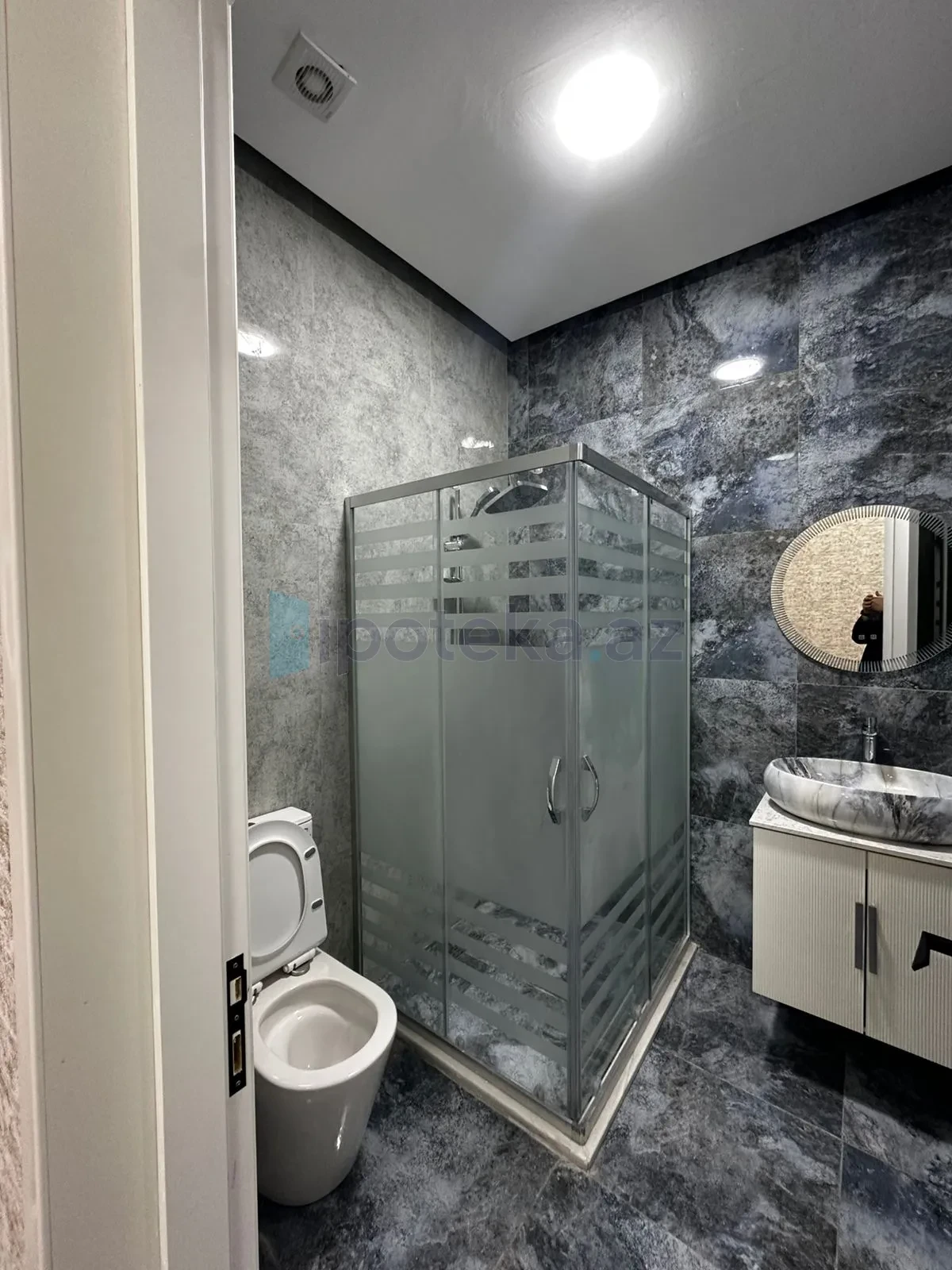 Satılır 4 otaqlı mənzil 150 m²