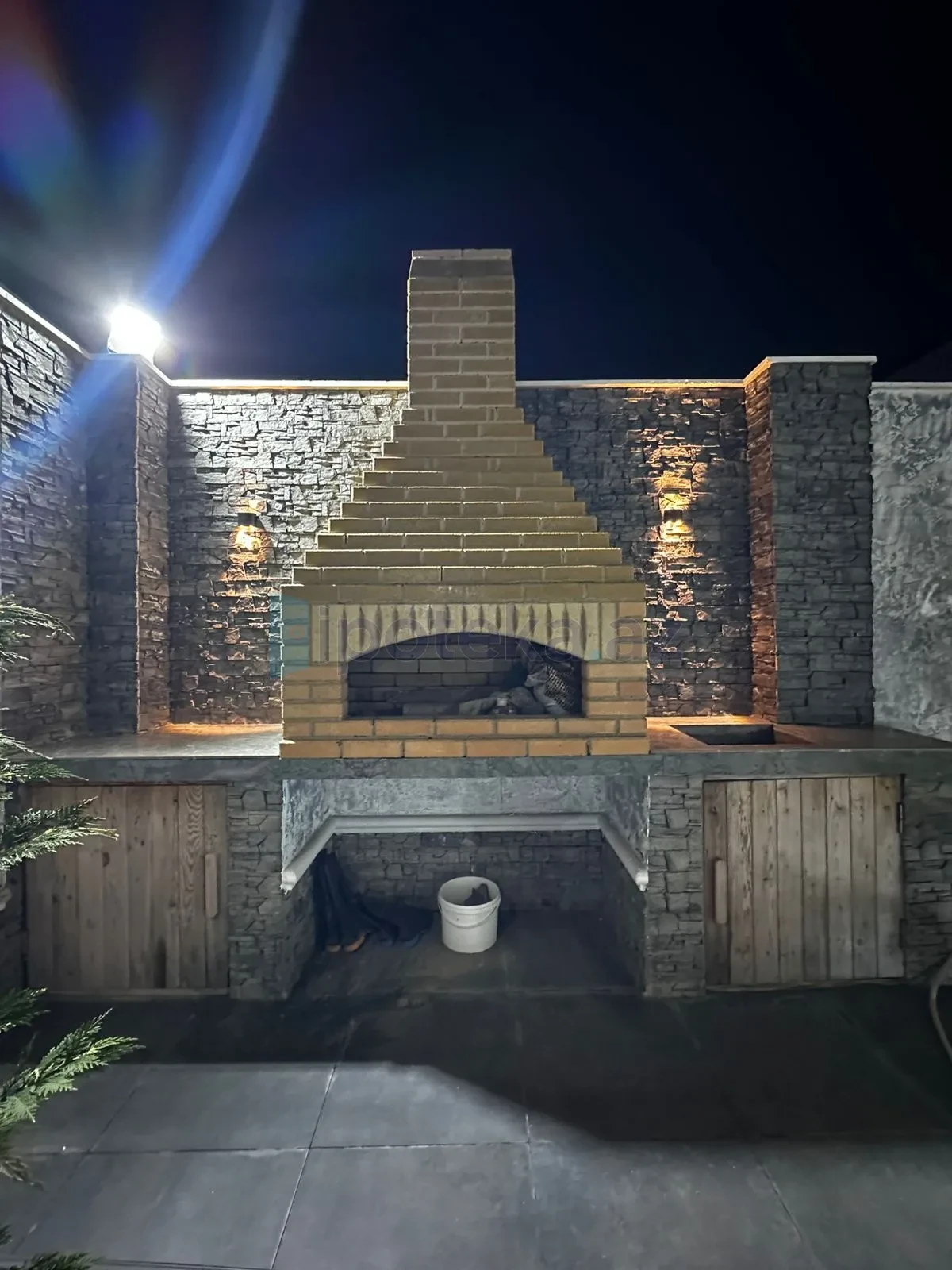 Satılır 4 otaqlı mənzil 150 m²