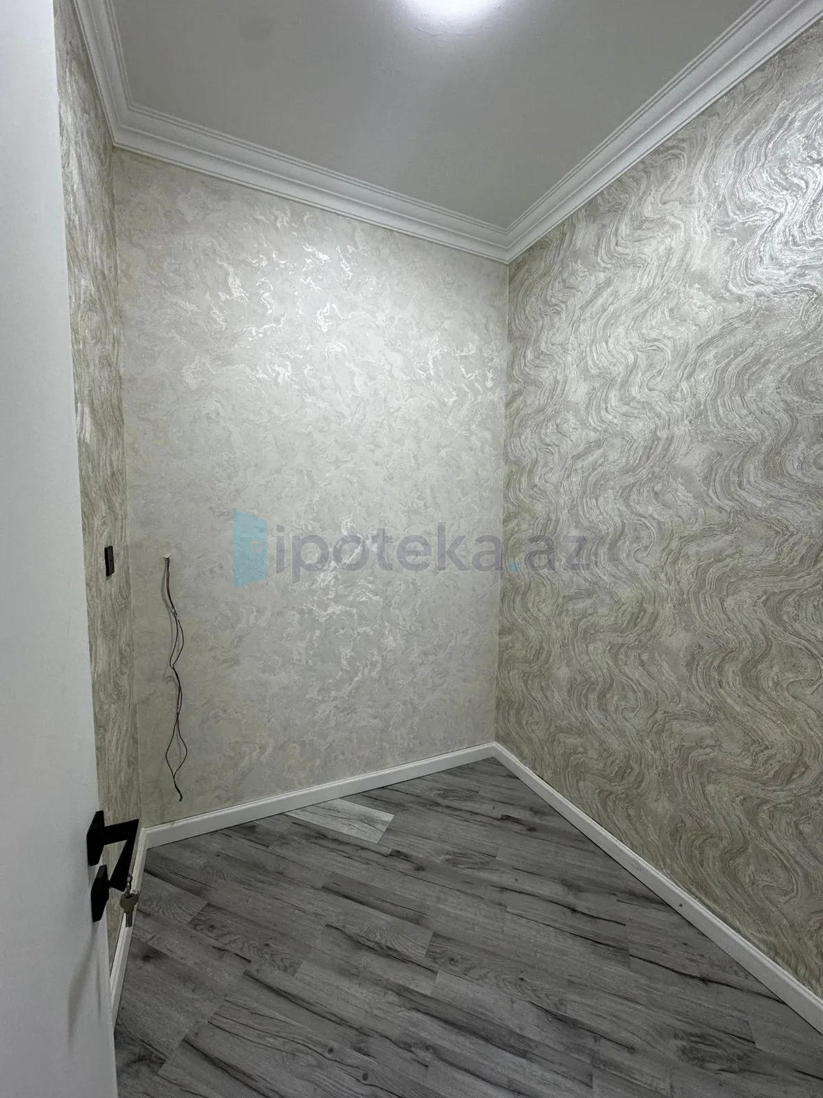 Satılır 4 otaqlı mənzil 150 m²