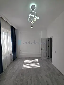 Satılır 4 otaqlı mənzil 140 m²