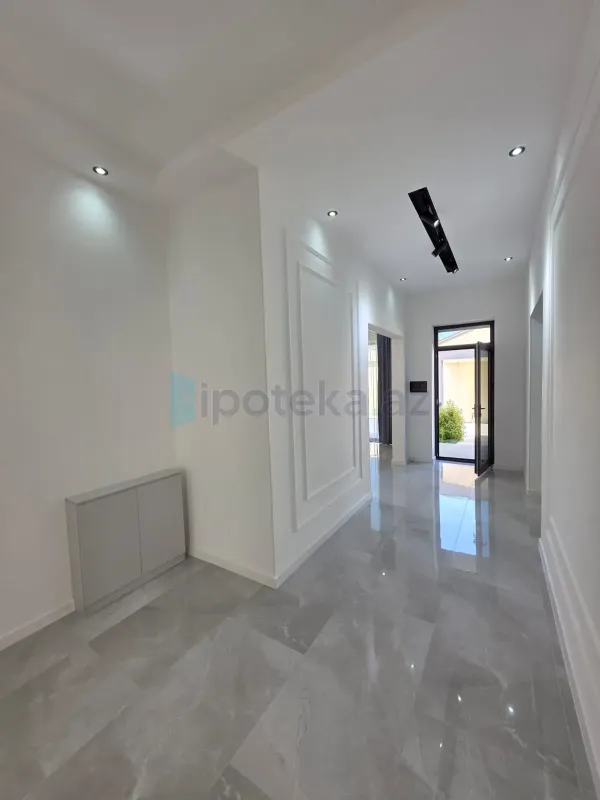 Satılır 4 otaqlı mənzil 140 m²