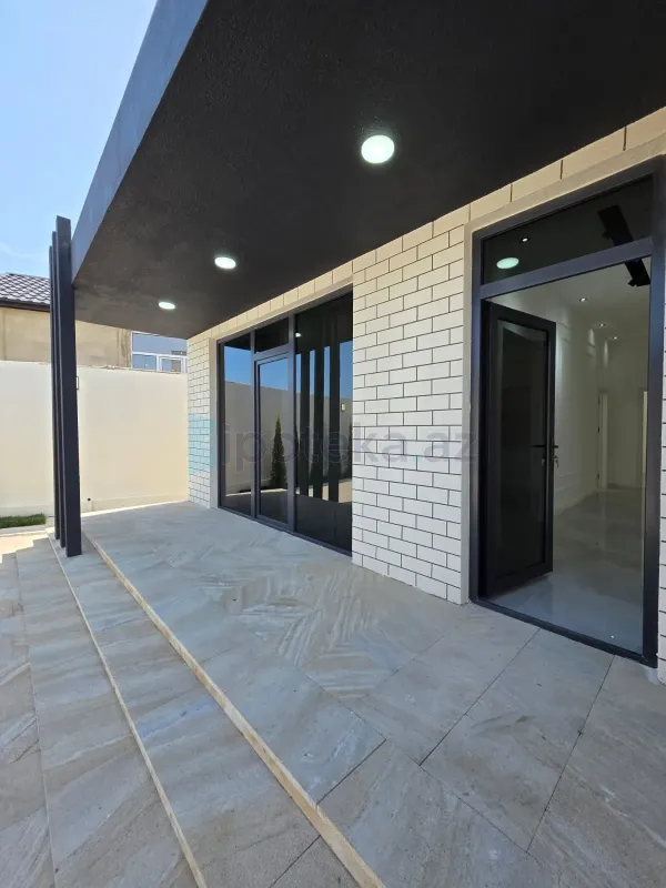 Satılır 4 otaqlı mənzil 140 m²