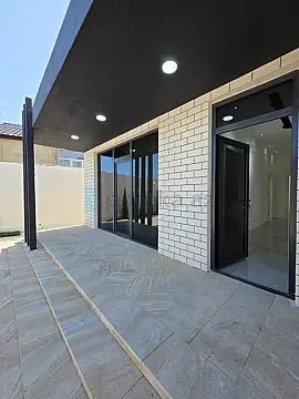 Satılır 4 otaqlı mənzil 140 m²