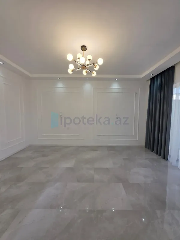 Satılır 4 otaqlı mənzil 140 m²