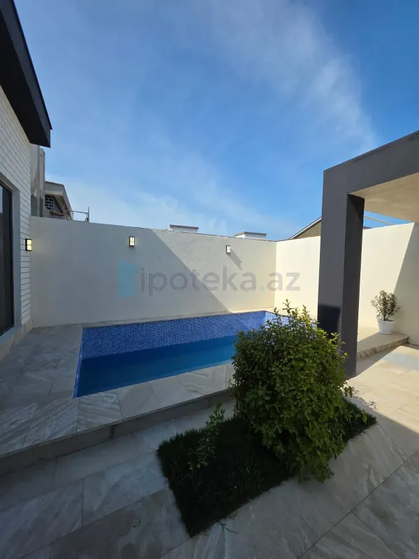 Satılır 4 otaqlı mənzil 140 m²