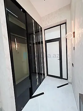 Satılır 4 otaqlı mənzil 180 m²