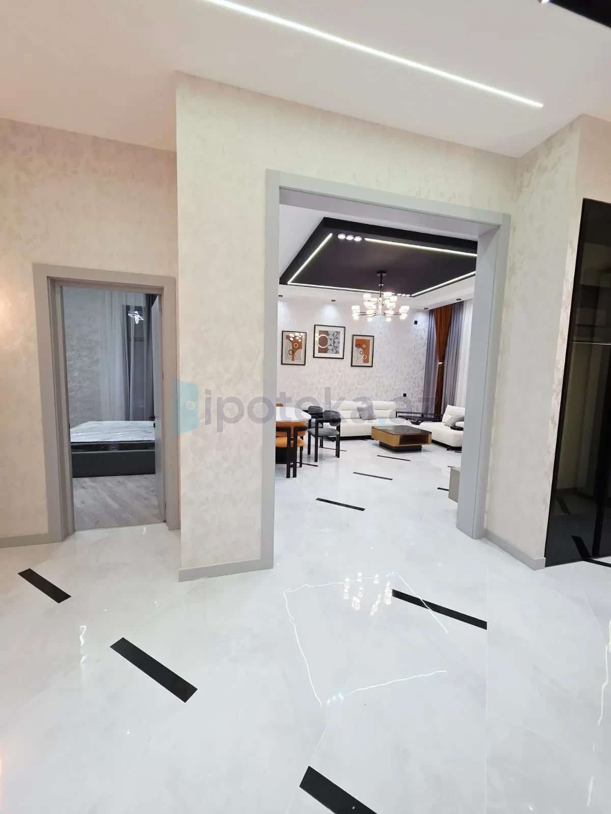Satılır 4 otaqlı mənzil 180 m²