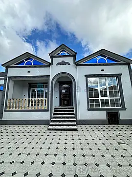 Satılır 4 otaqlı həyət evi 110 m² — Bakı 4 otaq 110.00 m²