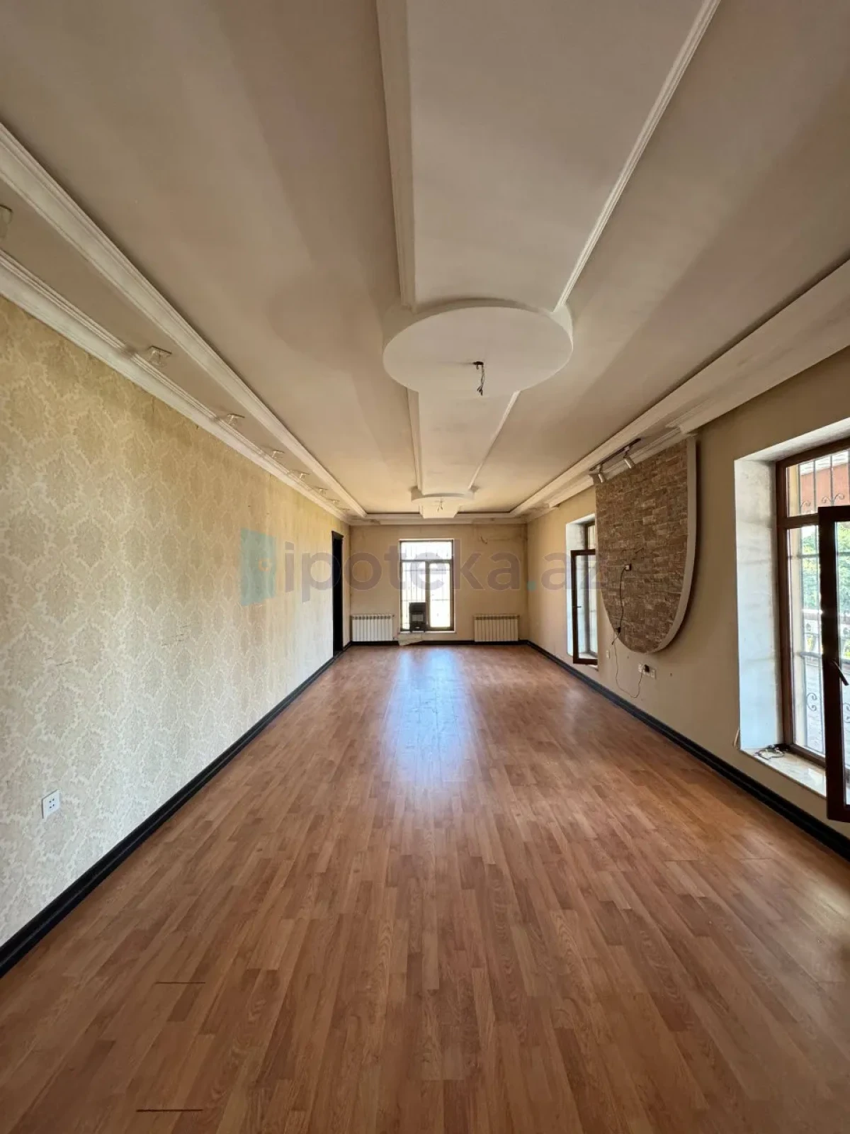 Satılır 6 otaqlı həyət evi 400 m²