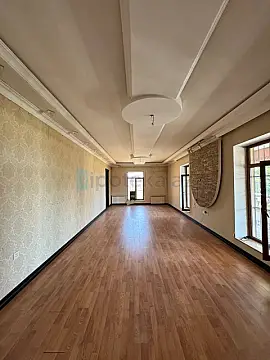 Satılır 6 otaqlı həyət evi 400 m²