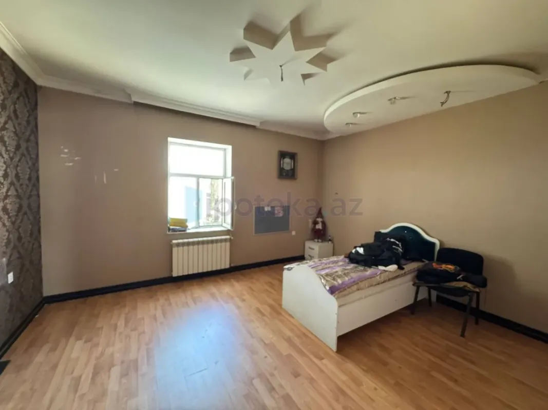 Satılır 6 otaqlı həyət evi 400 m²
