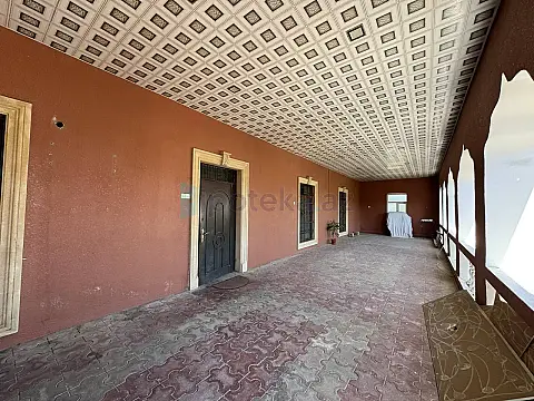 Satılır 6 otaqlı həyət evi 400 m²