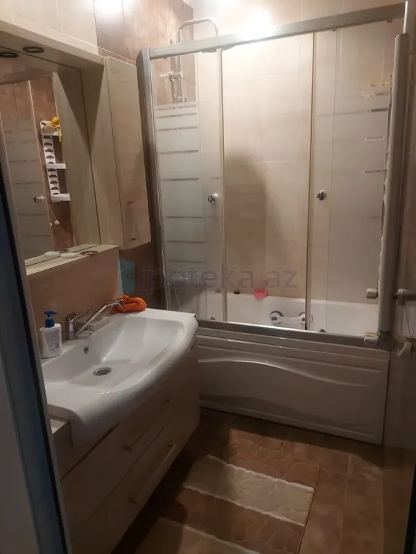 Satılır 3 otaqlı köhnə tikili 80 m²