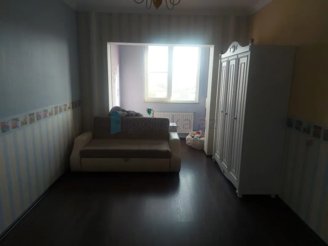 Satılır 3 otaqlı köhnə tikili 80 m²