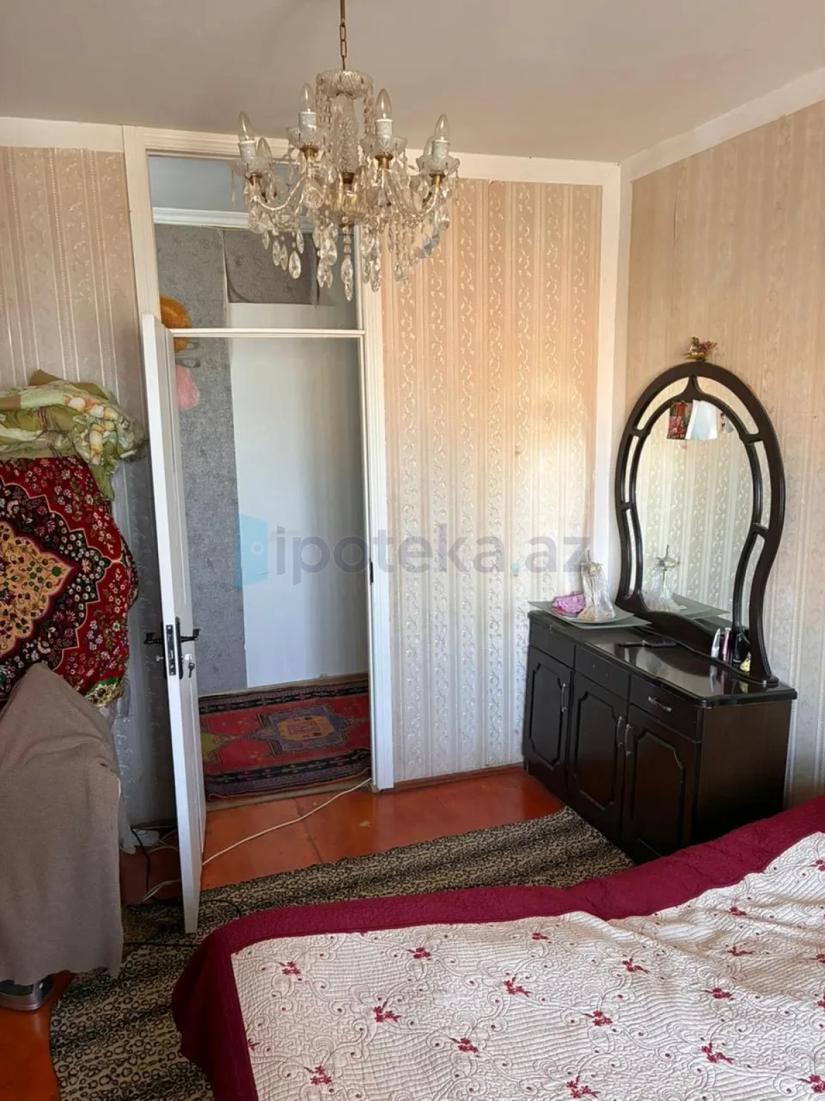 Satılır 2 otaqlı köhnə tikili 60 m²