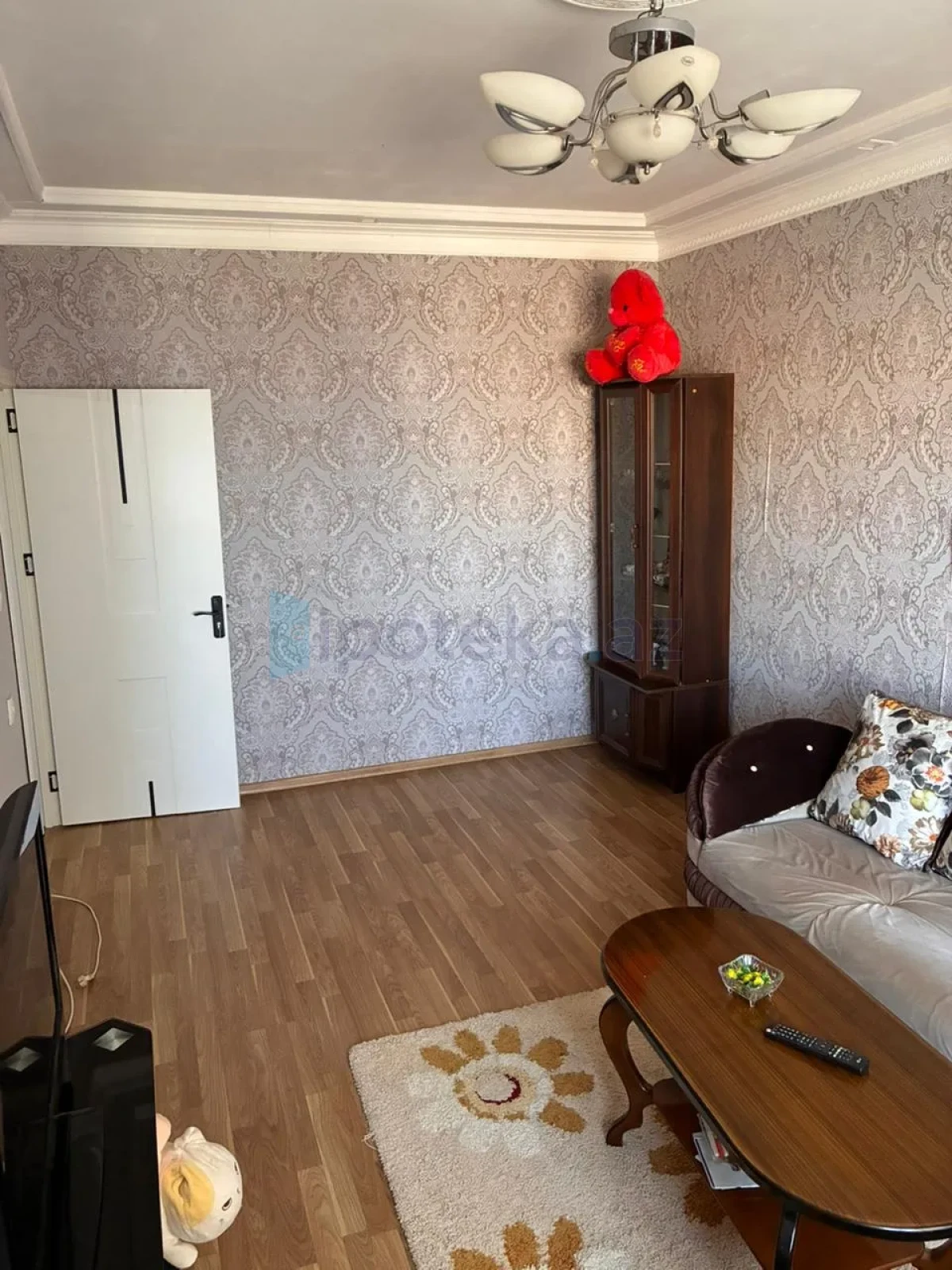 Satılır 2 otaqlı köhnə tikili 60 m²