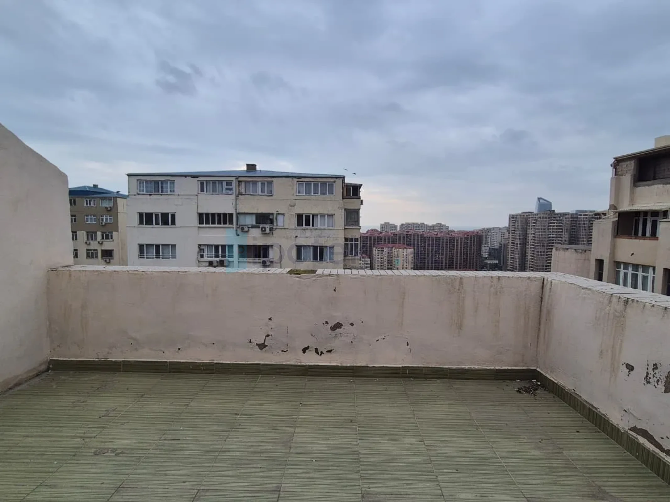 Satılır 3 otaqlı yeni tikili 100 m²