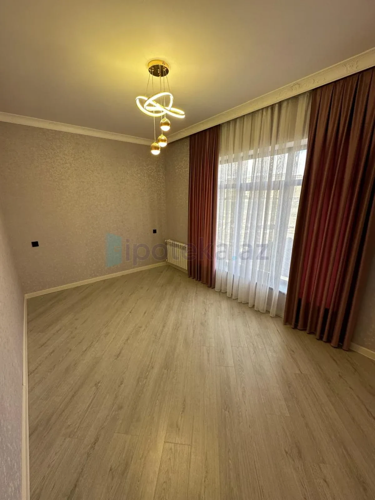 Satılır 5 otaqlı həyət evi 216 m²