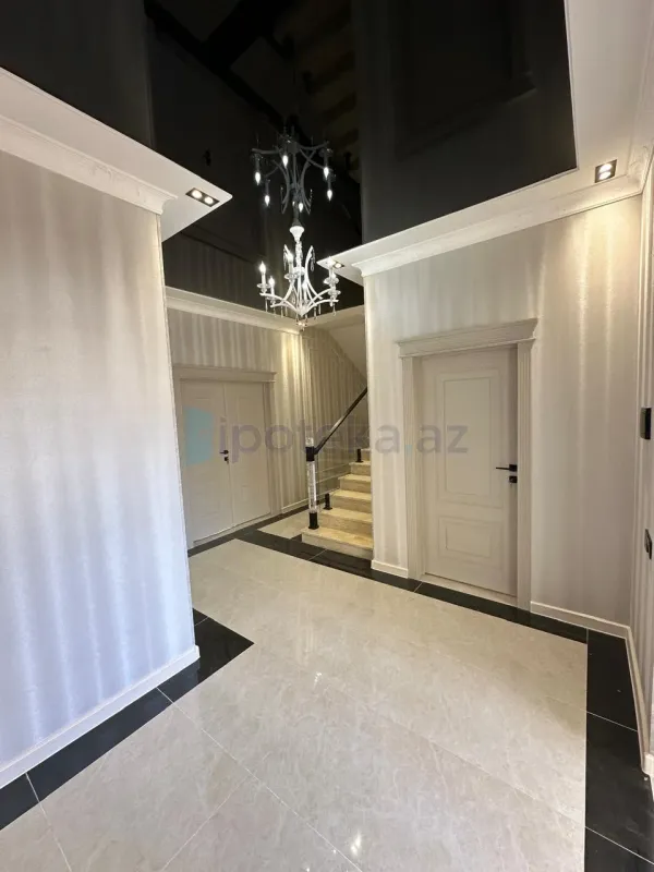 Satılır 5 otaqlı həyət evi 216 m²