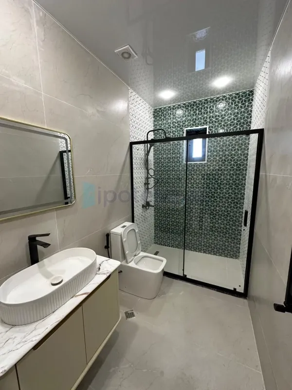 Satılır 5 otaqlı həyət evi 216 m²