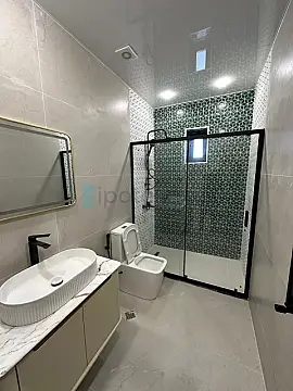 Satılır 5 otaqlı həyət evi 216 m²