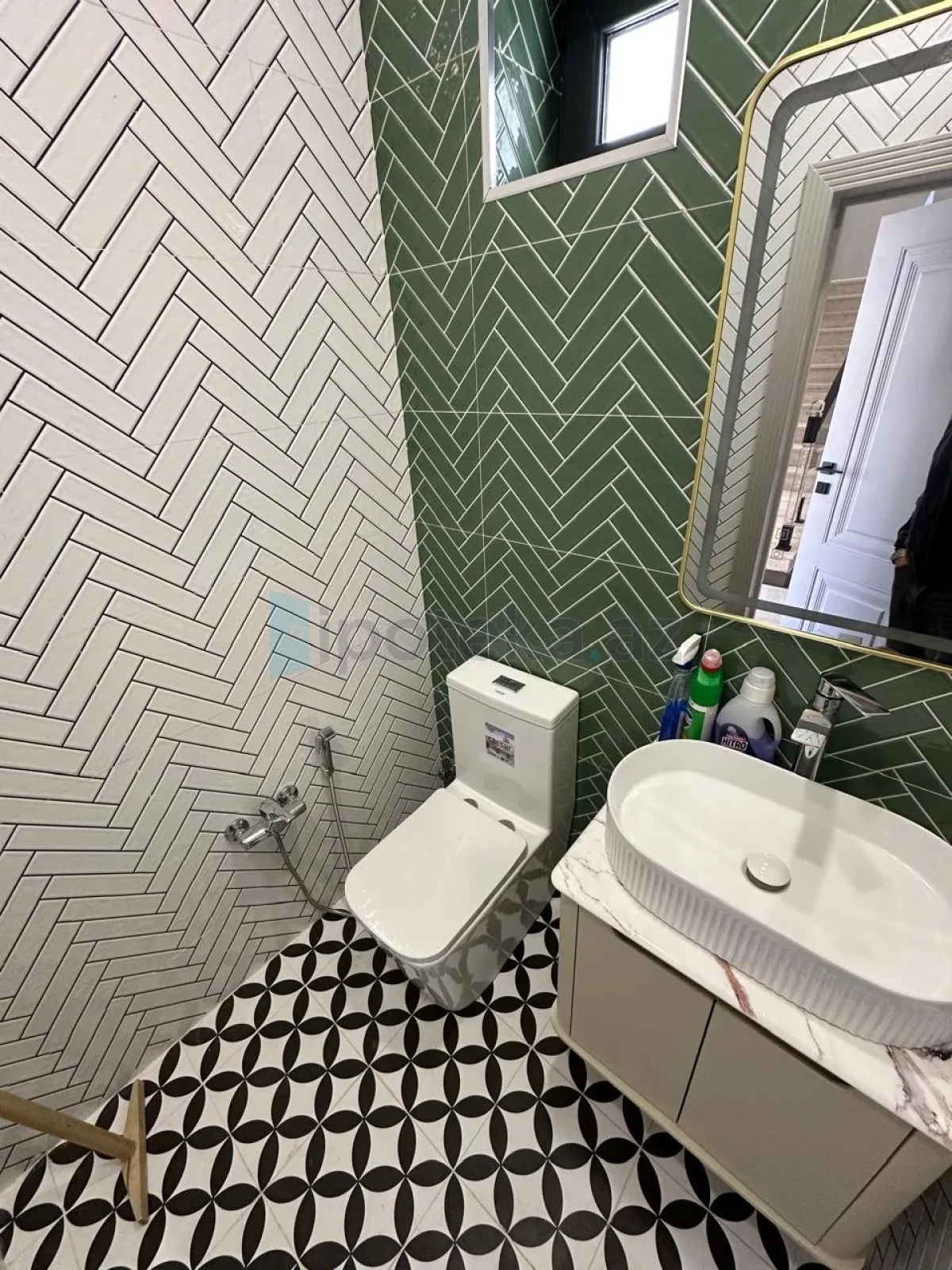 Satılır 5 otaqlı həyət evi 216 m²