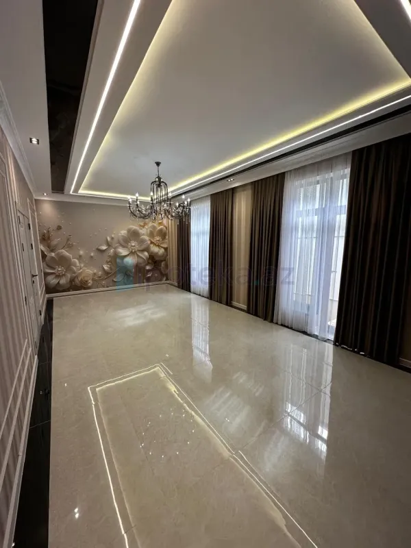 Satılır 5 otaqlı həyət evi 216 m²