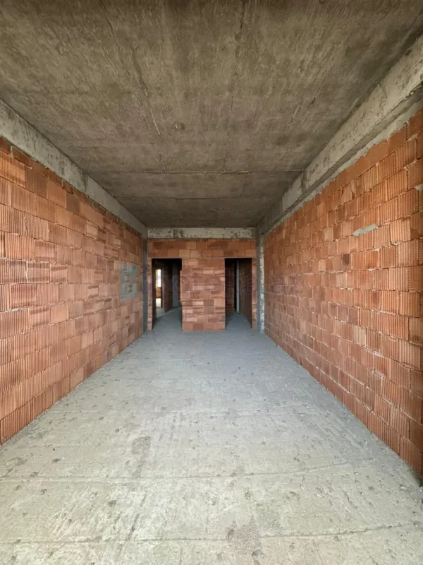 Satılır 4 otaqlı yeni tikili 240 m²