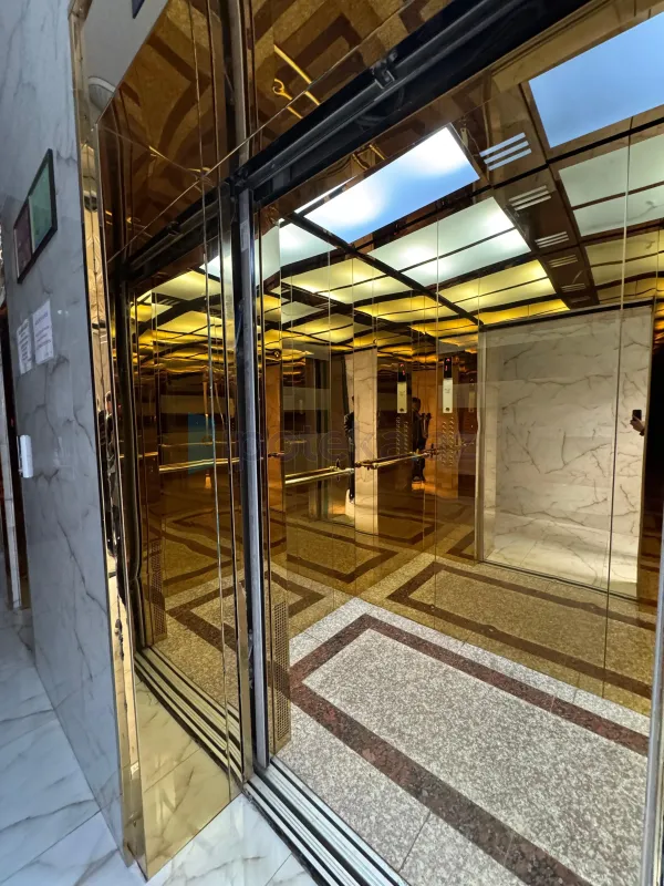 Satılır 4 otaqlı yeni tikili 240 m²