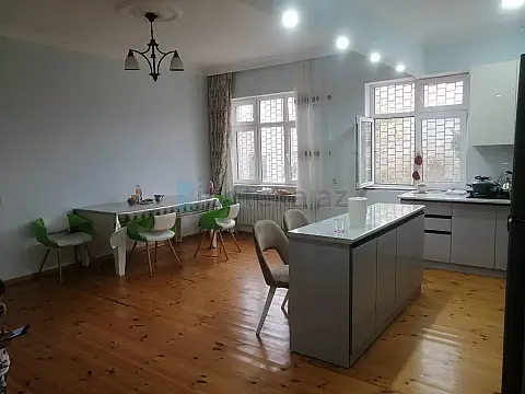Satılır 4 otaqlı həyət evi 170 m²