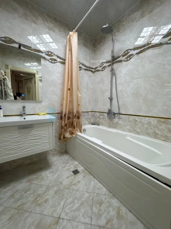 Satılır 2 otaqlı yeni tikili 101 m²