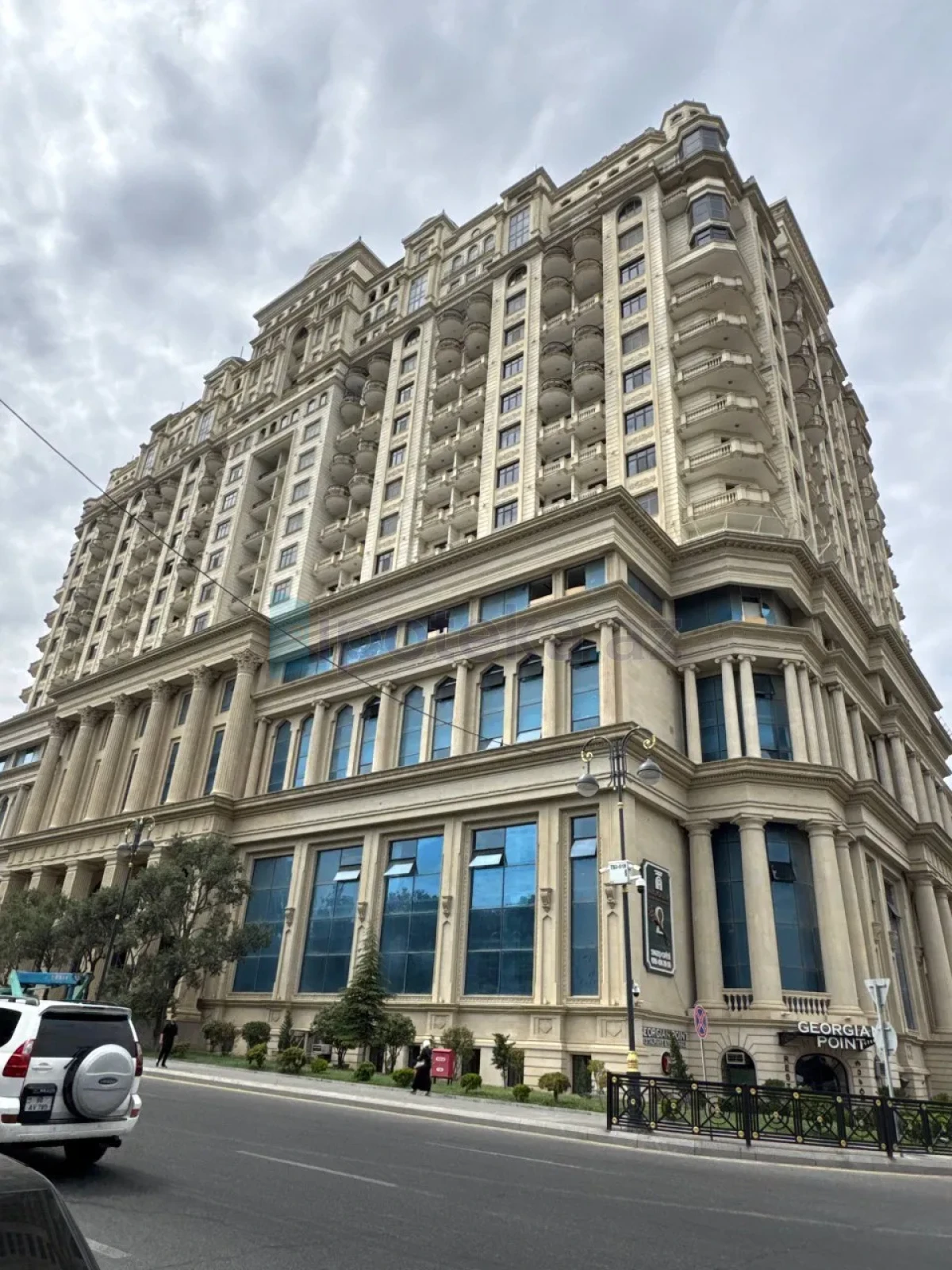 Satılır 2 otaqlı yeni tikili 101 m²