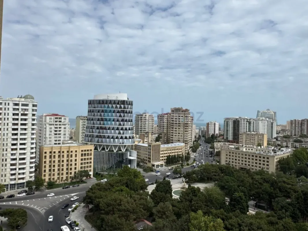 Satılır 2 otaqlı yeni tikili 101 m²