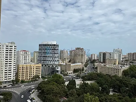 Satılır 2 otaqlı yeni tikili 101 m²