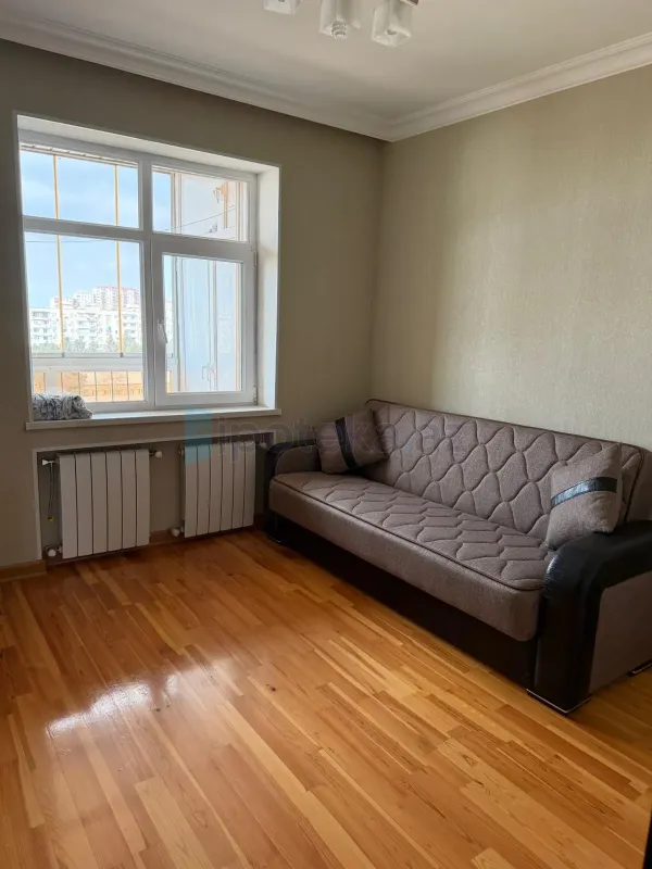 Satılır 4 otaqlı köhnə tikili 82 m²