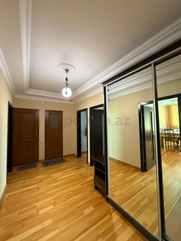 Satılır 4 otaqlı köhnə tikili 82 m²
