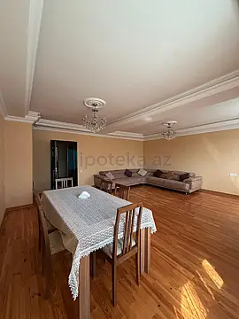 Satılır 4 otaqlı köhnə tikili 82 m²