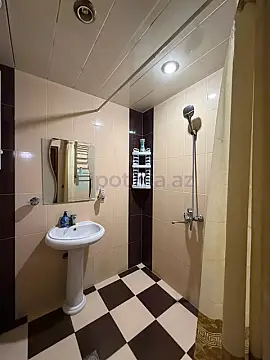Satılır 4 otaqlı köhnə tikili 82 m²