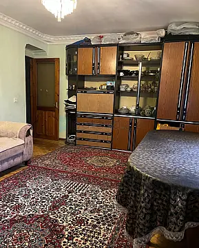 Satılır 2 otaqlı köhnə tikili 52 m²