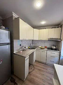 Satılır 3 otaqlı köhnə tikili 75 m²
