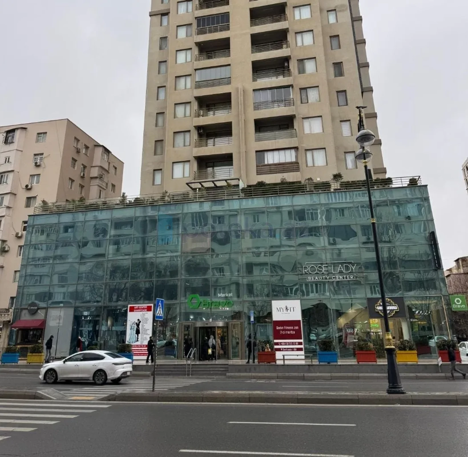 Satılır 3 otaqlı köhnə tikili 75 m²