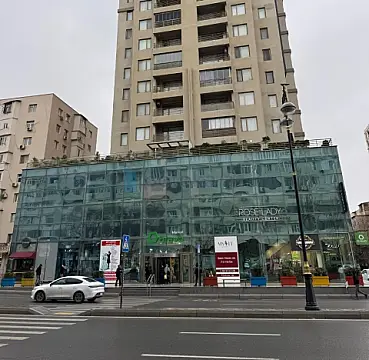 Satılır 3 otaqlı köhnə tikili 75 m²