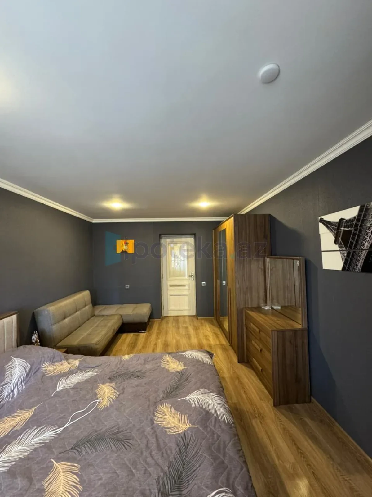 Satılır 3 otaqlı köhnə tikili 75 m²